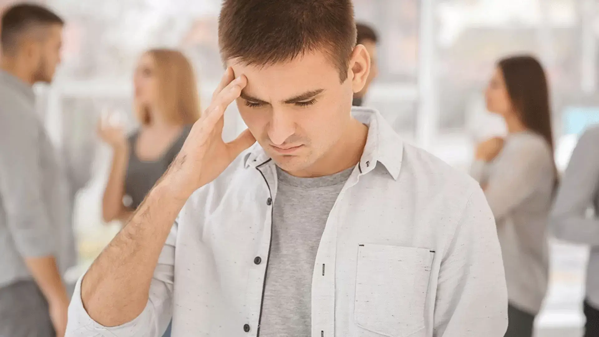 Key Symptoms and Warning Signs of Social Anxiety in Men